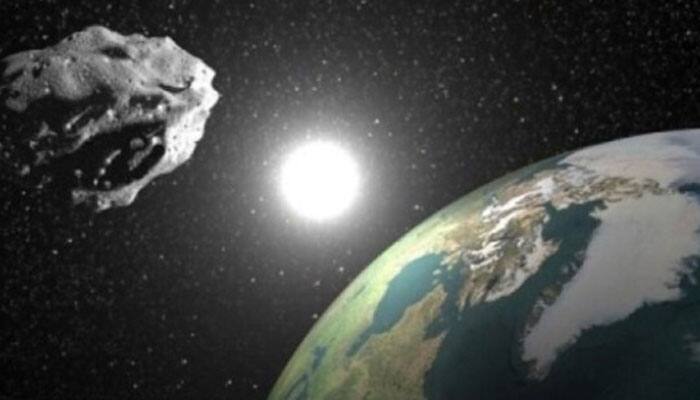Asteroids pounding fractured Moon&#039;s upper crust: Scientists