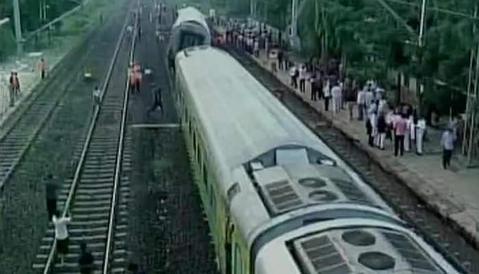 Duronto Express​ derails in Karnataka, at least two dead; Railway Minister orders probe