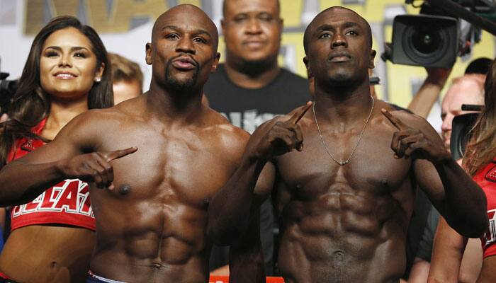 Floyd Mayweather, Andre Berto make weight for Vegas showdown