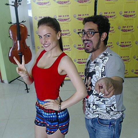 Elli Avram ‏:- Too much fun at #radiomirchi today with Abhay #woopwoop #kkpk25thseptember dekhna zaruuuuur -instagram