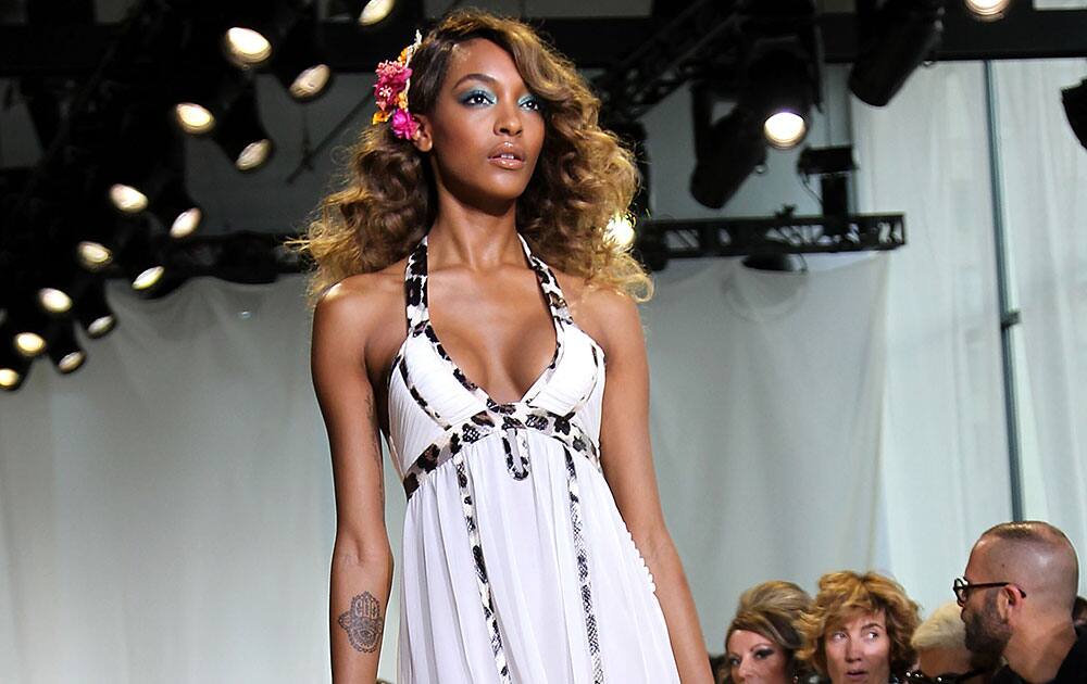 In this image released by Starpix, Jourdan Dunn models fashion from the Diane von Furstenberg Spring 2016 collection.