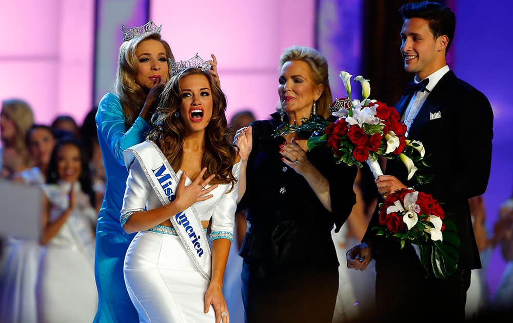 Miss America 2015 Kira Kazantsev crowns Miss Georgia Betty Cantrell as Miss America 2016 in Atlantic City, N.J.