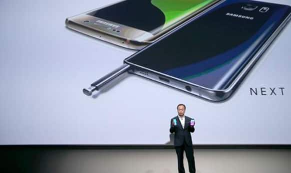 Samsung has unveiled Galaxy S6 edge+ smartphone and new Galaxy Note phablet.