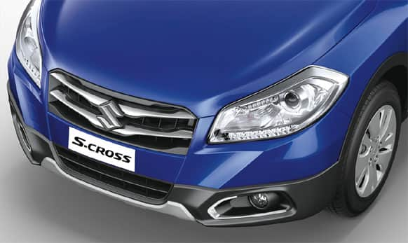 The S-cross comes with side, rear and front skid plate garnish.