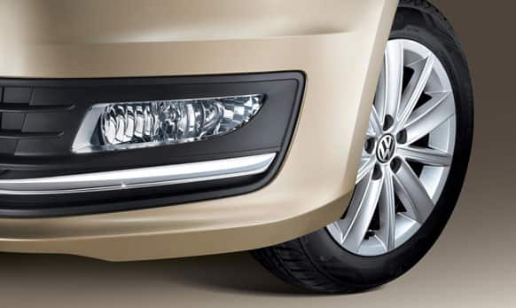 New front fog lamps with integrated cornering lights.