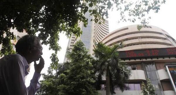 Sensex up 118 points in early trade on bargain hunting