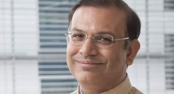 Jayant Sinha pitches for lower rates, making exports more competitive