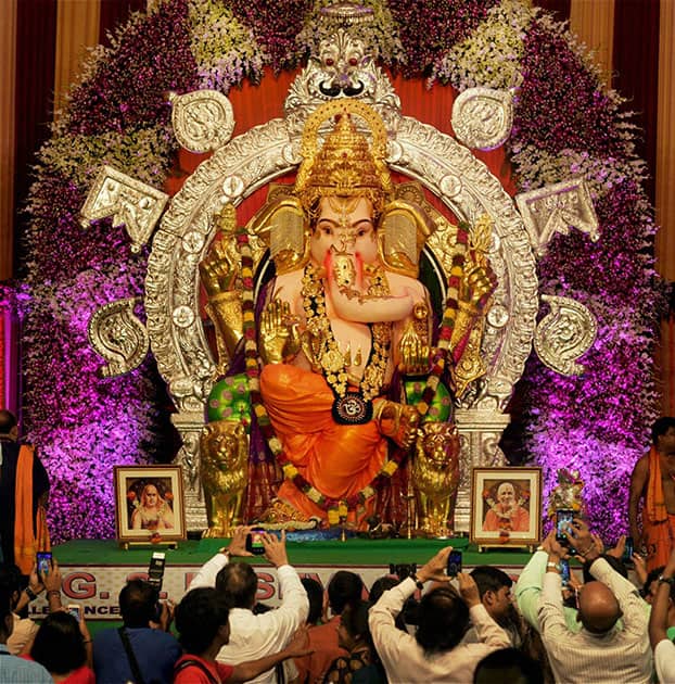 Mumbai's richest GSB Seva Ganesh Mandals Ganesh idol opened for a preview for the media in Mumbai .
