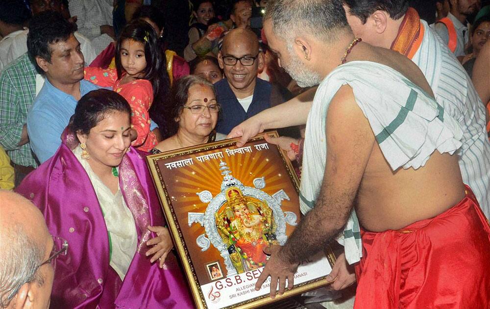 Vidhya Balan during a visit to a Ganeshotsav Mandal in Mumbai.