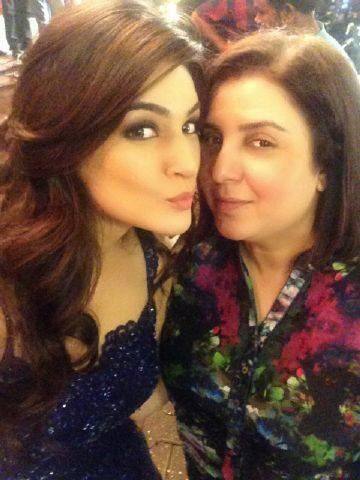 Selfie Time!! @kritisanon & @TheFarahKhan On #Dilwale Sets--> Twitter@kritisanon