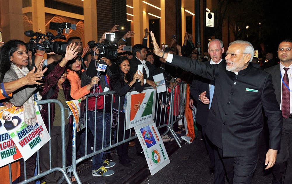 Prime Minister Narendra Modi being greeted by the people on his arrival in New York.