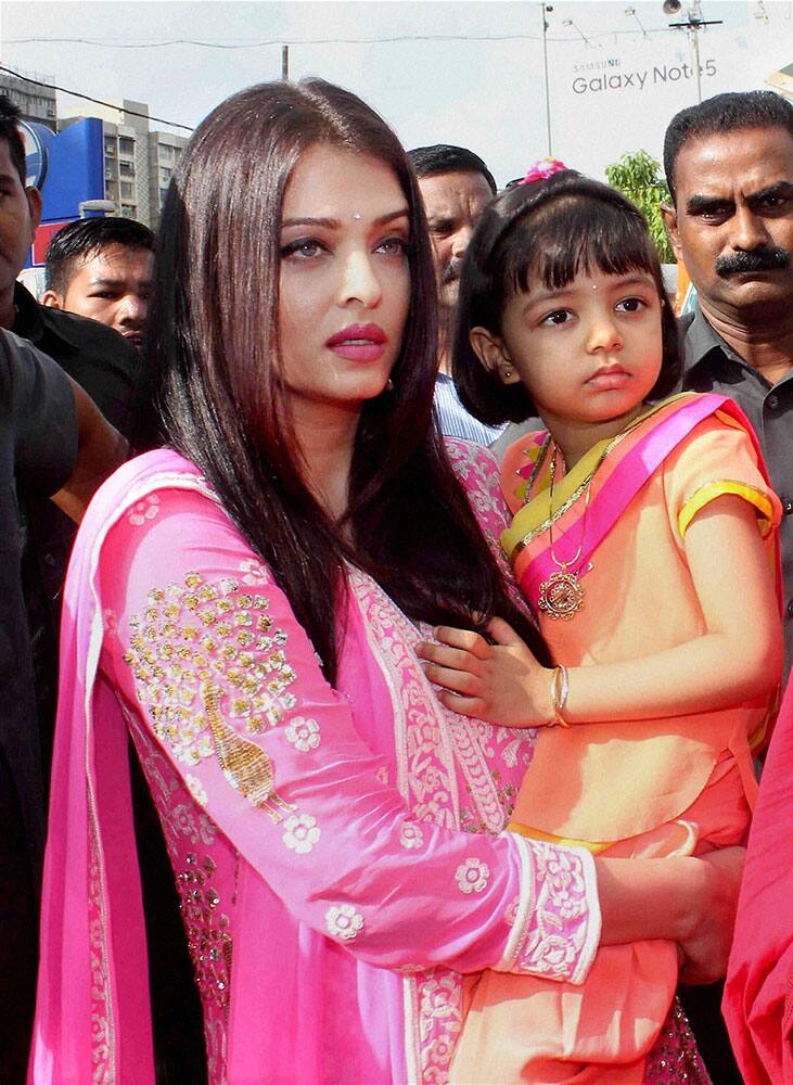 Aishwarya Rai Bachchan with her daughter Aaradhya visits Siddhivinayak Temple in Mumbai.