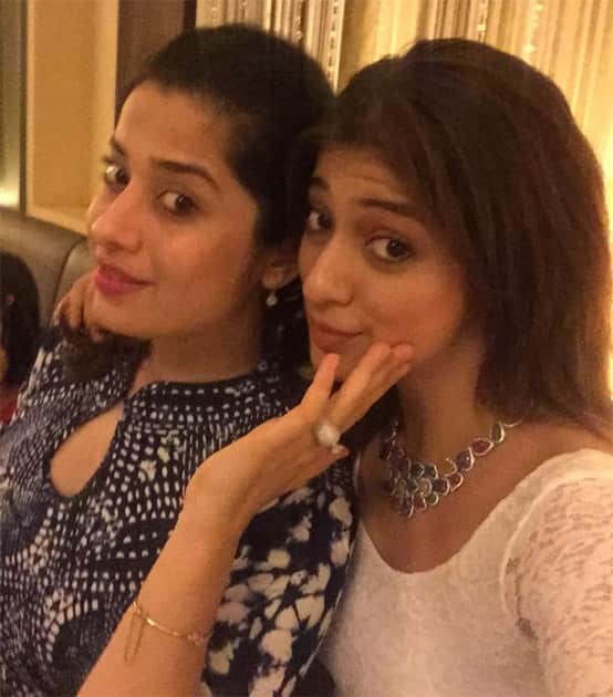 Happy bday to my darling sister @ashwinikunnur May God give u all the happiness n light in life! luv u so Much. Twitter@iamlakshmirai