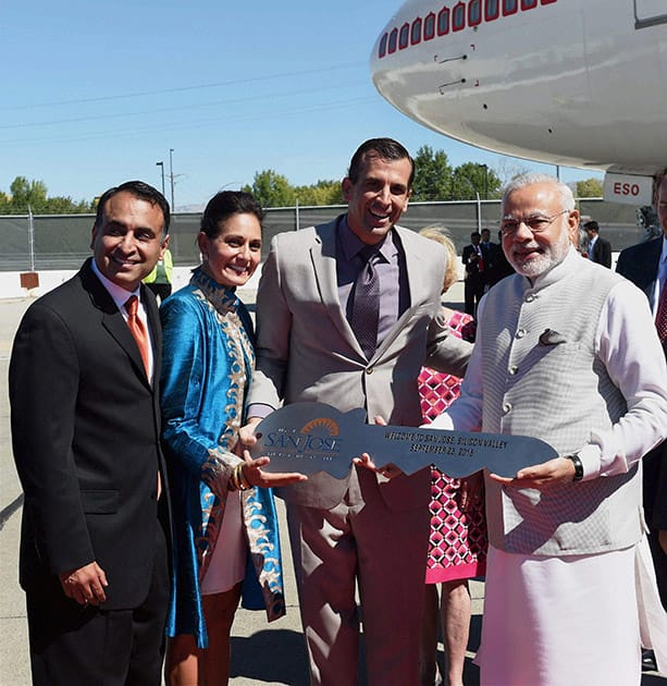 Prime Minister Narendra Modi is welcomed with a city key on his arrival at Norman Y. Mineta San José International Airport.