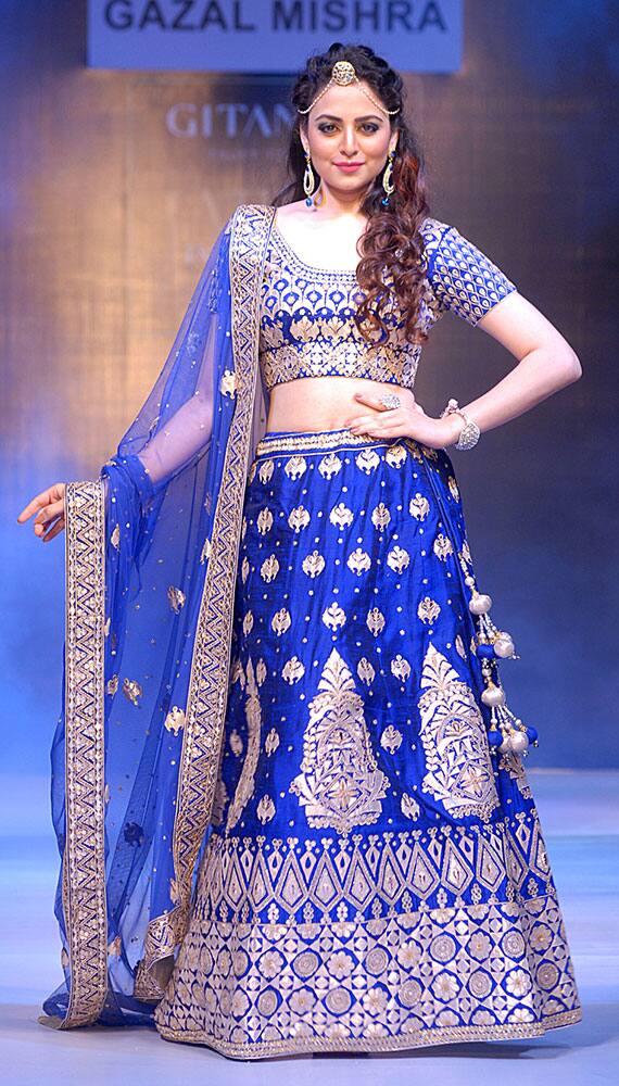 Zoya Afroz walks the ramp on the concluding day of Gitanjali Lifestyle Jaipur International Fashion Week. -dna