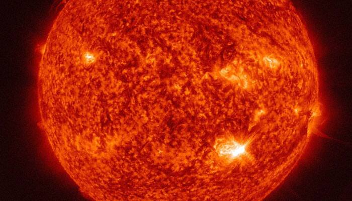 NASA&#039;s Solar Dynamics Observatory captures image of mid-class solar flare