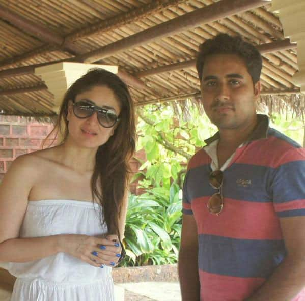 Kareena Kapoor spotted with a fan - Twitter@KareenaUpdates