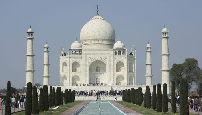 Taj Mahal needs nine-year mud pack to tackle pollution