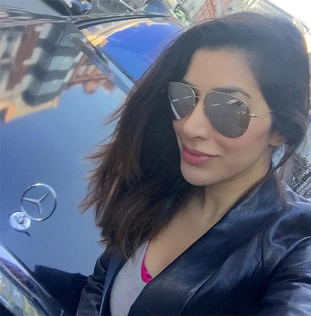 #DearCar we've been on some epic journeys .. What would I do without you? Twitter@Sophie_Choudry