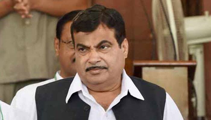 Perform or take voluntary retirement, don&#039;t sit on files: Nitin Gadkari to babus