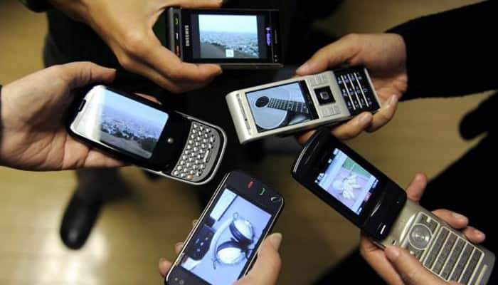 Proposal on compensating users for call drops by Oct 15: TRAI