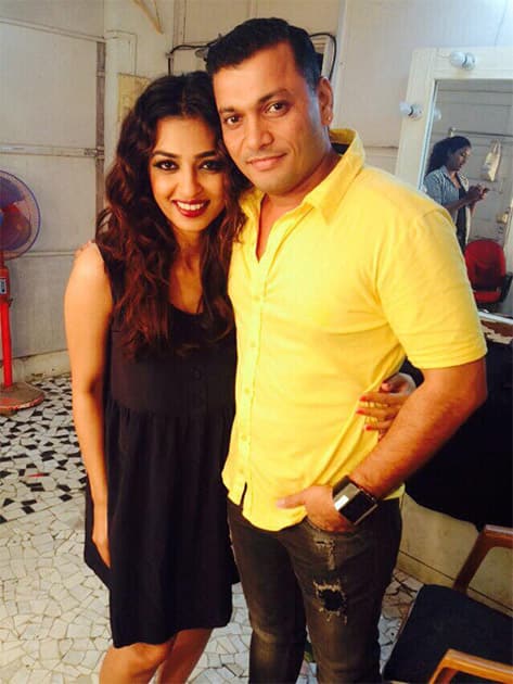 Shot with the amazing @imSubhashShinde today! Thank you and see you very soon. Twitter@radhika_apte