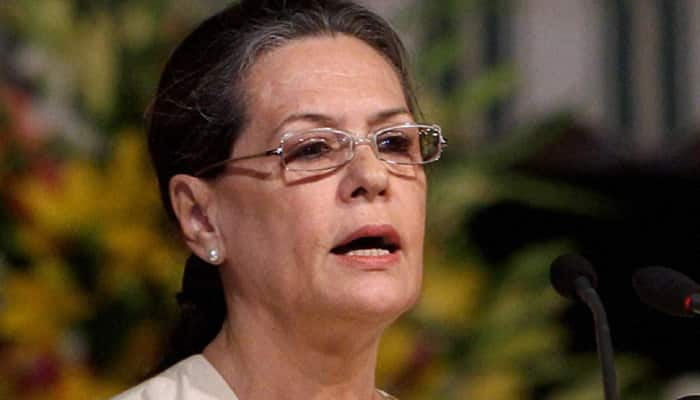 Sonia begins Bihar polls campaining; accuses PM Modi of &#039;narrow-mindedness&#039;