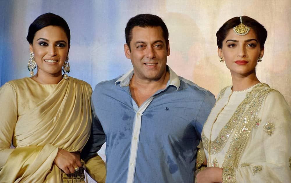 Bollywood actors, Salman Khan, Sonam Kapoor and Swara Bhaskar during the launching of the trailer of upcoming movie Prem Ratan Dhan Payo in Mumbai.