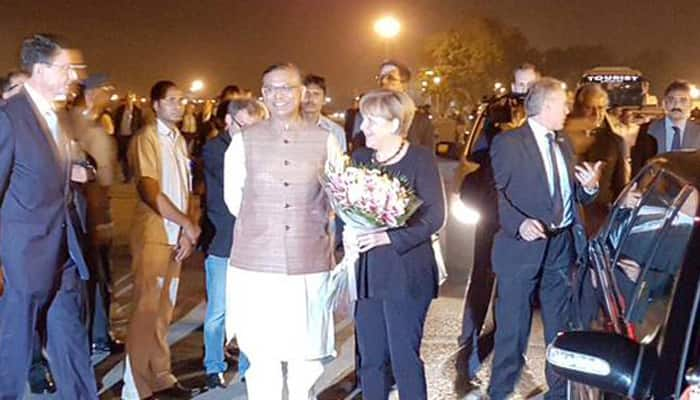 PM Modi welcomes German Chancellor Angela Merkel by tweeting &#039;namaste&#039;