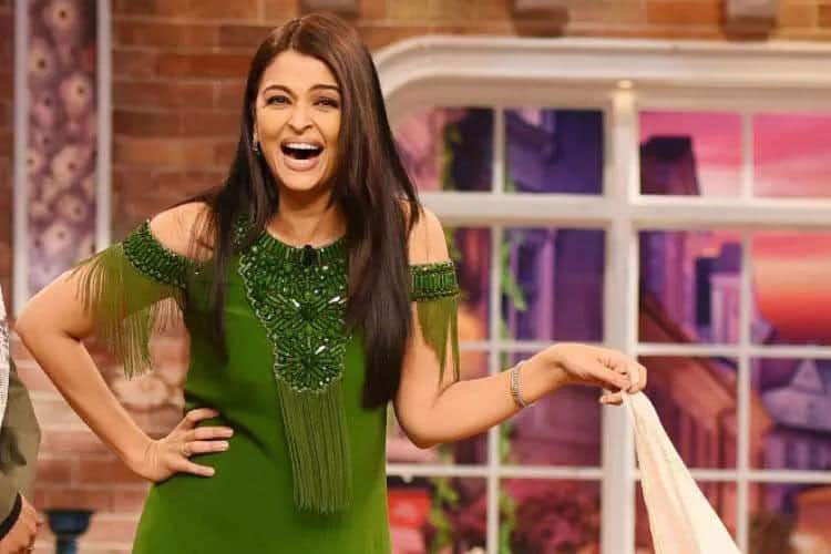 sara fareed ‏:- #AishwaryaOnCNWK ,awwwwww -twitter