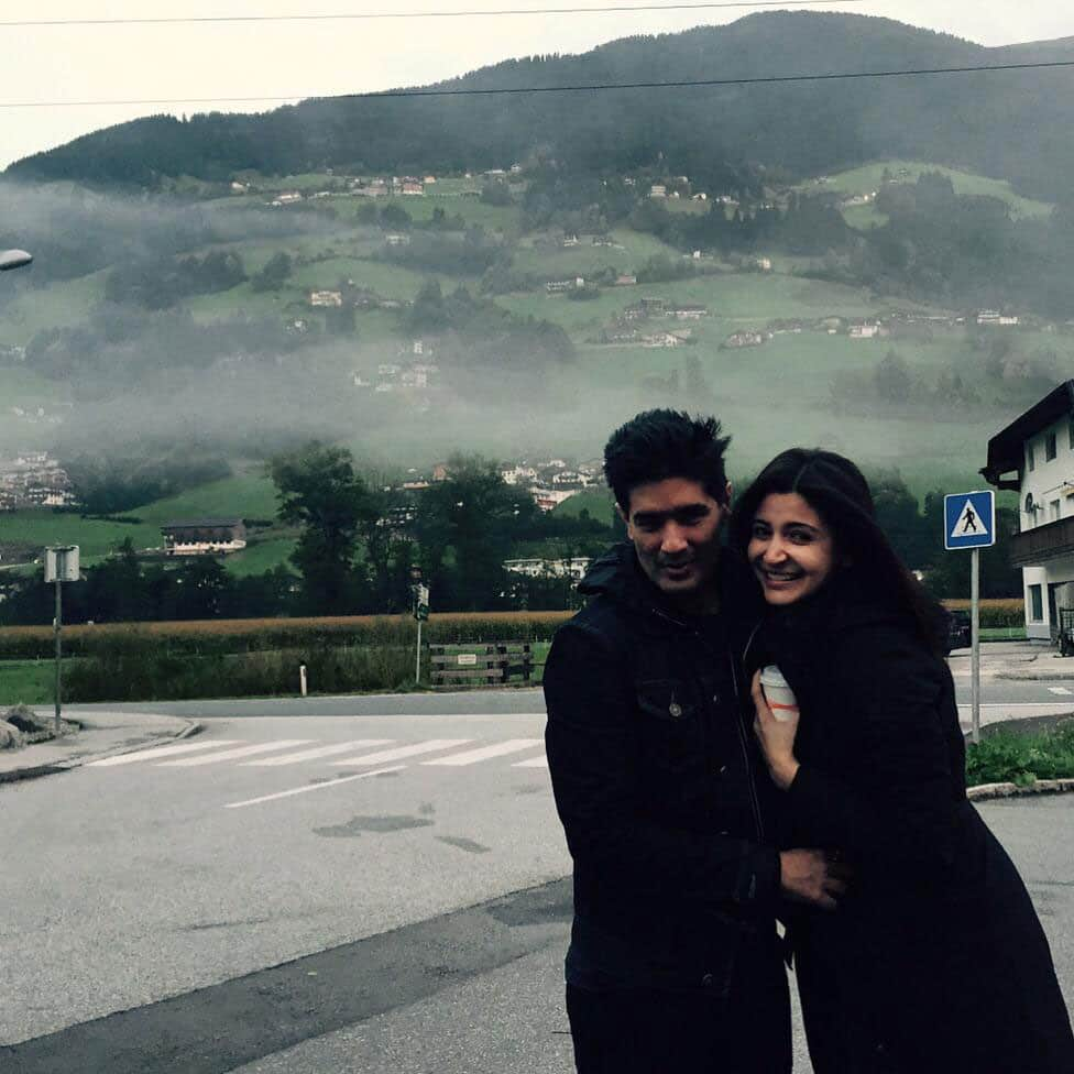 Anushka Sharma ‏:- Off to an early morning shoot in d stunning mountains of Austria with @ManishMalhotra sprucing up d glamour quotient  -twitter