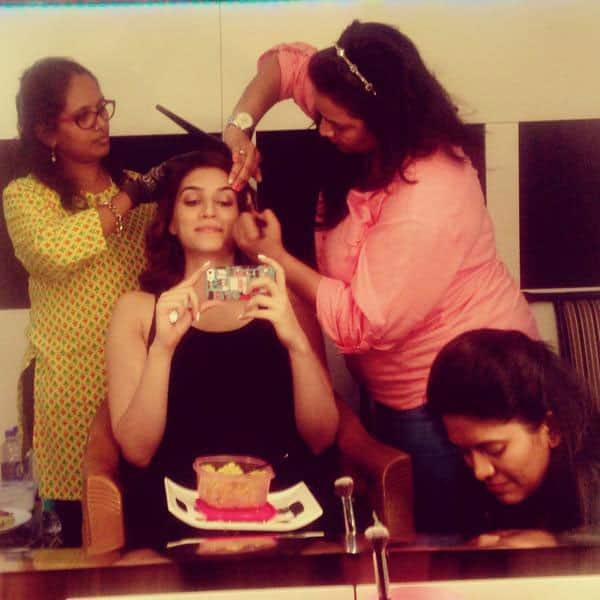 Kriti Sanon :-My team at work while i use the gettin-ready time to eat! wat would i do without u guys!! ❤❤ -twitter