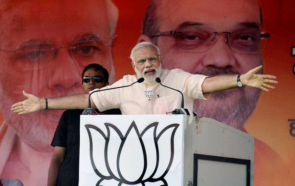 Prime Minister Narendra Modi addressing an election rally in Begusarai.