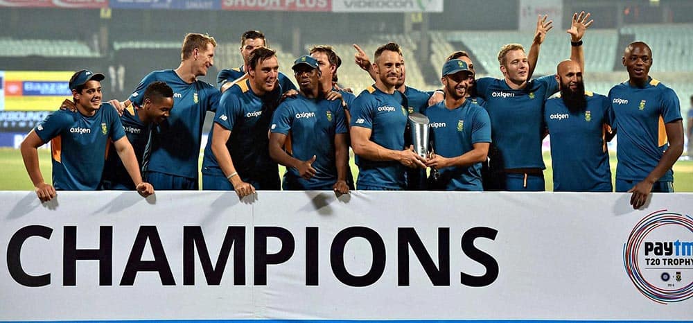 South African Cricketers jubiliate with the Trophy after they won T20 Series in Kolkata.