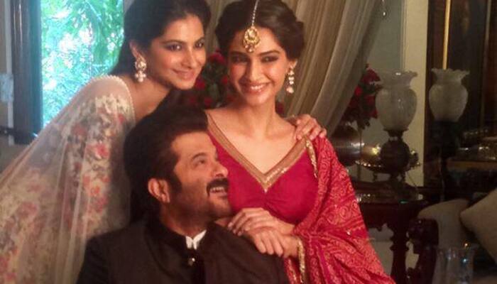 See in pic: Anil Kapoor in awe of daughters, Sonam and Rhea Kapoor!