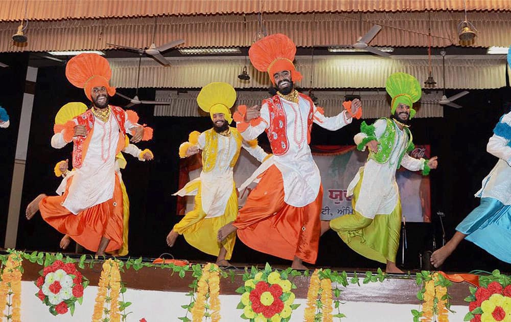 Students perform Bhangra dance during the Zonal Youth Festival in Guru Nanak Dev University in Amritsar.