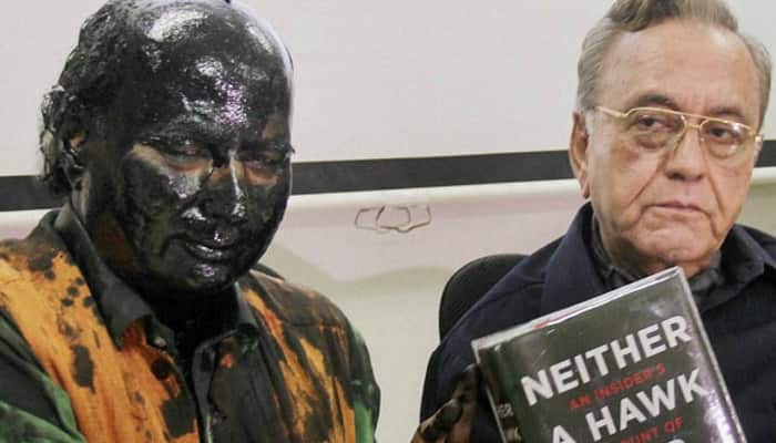 Shiv Sena compares Sudheendra Kulkarni attackers to soldiers fighting with Pakistan