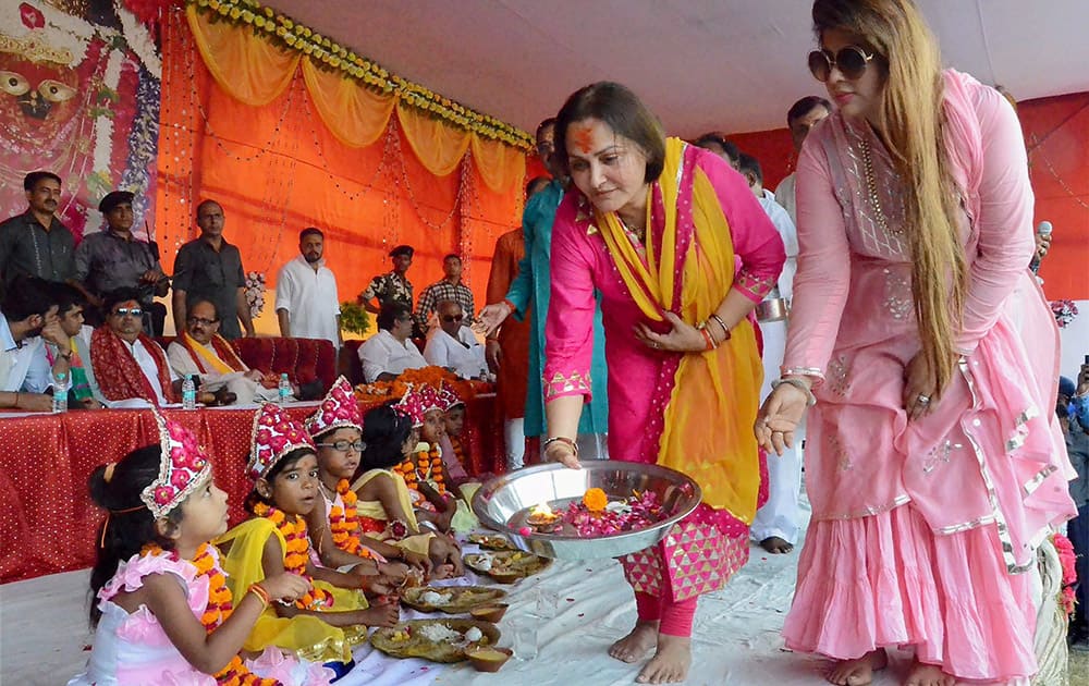 Bollywood actor Jaya Prada offering Kumari Puja on the first day of Navratri festival at Mirzapur in Uttar Pradesh.