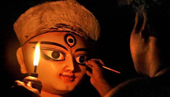 Muslim man worships Goddess Durga after being blessed with girl child