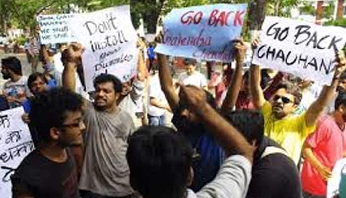 Agitating FTII students, Govt hold talks; deadlock continues