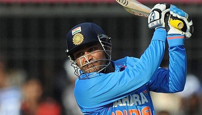 BCCI, MS Dhoni praise Virender Sehwag as &#039;India&#039;s Vivian Richards&#039;