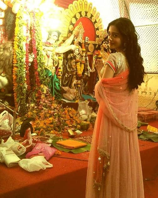 Wonderful Darshan of MaaDurga on Navami....Happiness to All! Twitter@AmritaRao