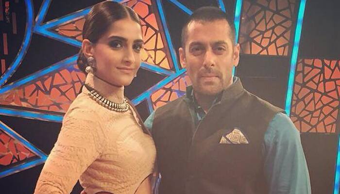 See pics: Salman, Sonam promote &#039;Prem Ratan Dhan Payo&#039; on Kapil&#039;s show!