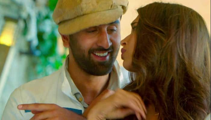 Love scene in &#039;Tamasha&#039; as intense as it should be: Deepika Padukone