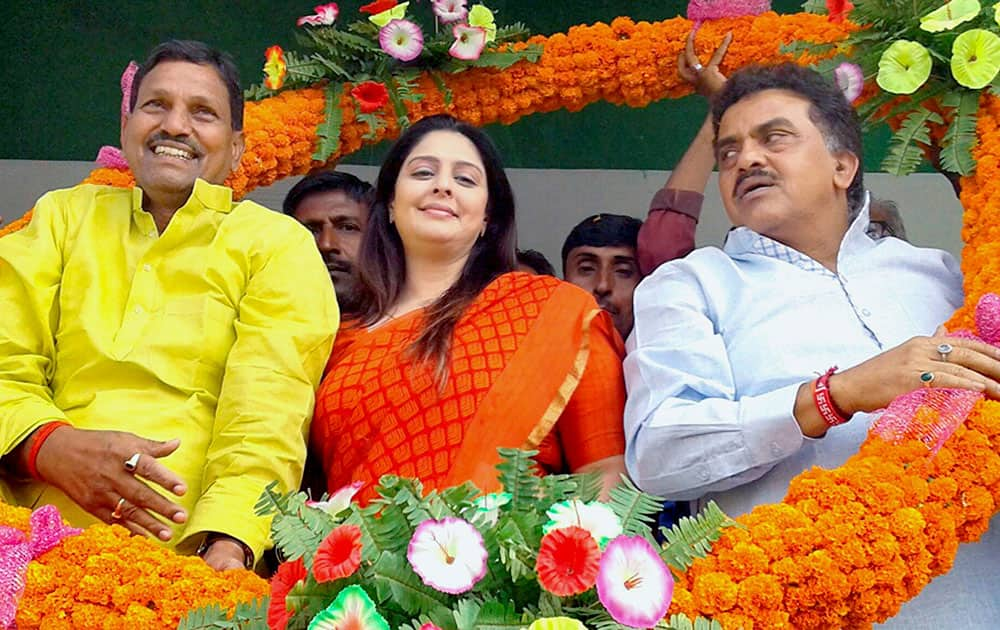 Congress leaders Nagma, Sanjay Nirupam during an election rally in East Chamapran in Bihar.