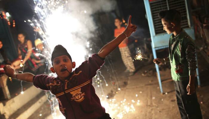 SC refuses to ban Diwali crackers, directs Centre to run pollution awareness campaign