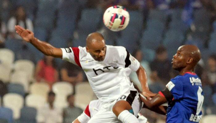 ISL: Sunil Chhetri &#039;tricks&#039; as Mumbai trounce North East