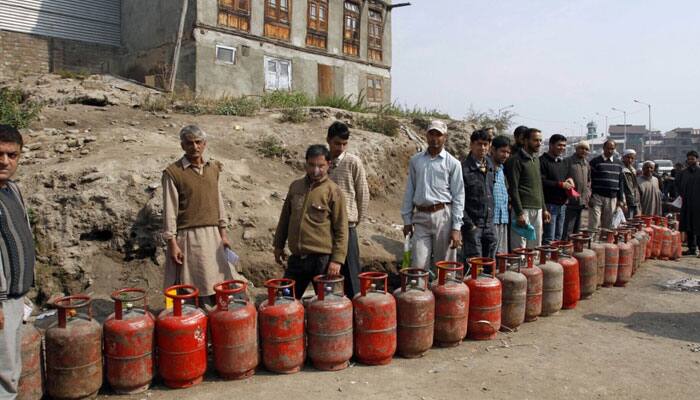 Make excise rates on LPG uniform: Oil Min to FinMin