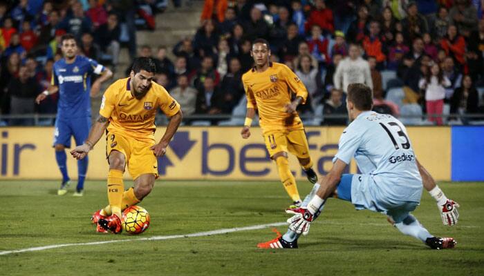 Luis Suarez, Neymar keep Barca on track, Madrid down Las Palmas 