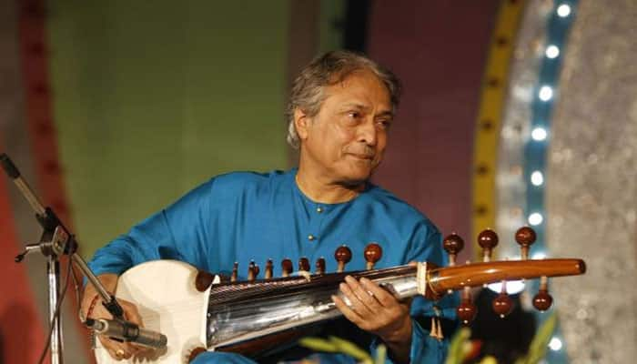 Intolerance debate: Sarod maestro Amjad Ali Khan wants Narendra Modi to &#039;rein in&#039; rabble rousers